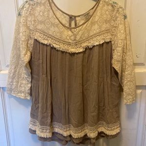 Darling boutique lace western vintage style top by Umgee USA ladies Medium